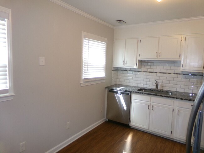 Building Photo - Robinhood and Peace Haven area