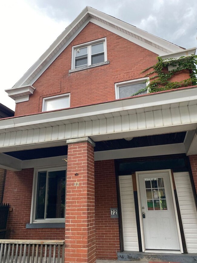Building Photo - Wonderful 5BD/ 1 1/2 BA Single Family Home...