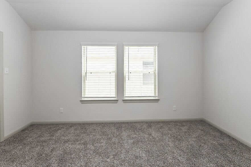 Building Photo - 7922 Tuscan Cypress Dr