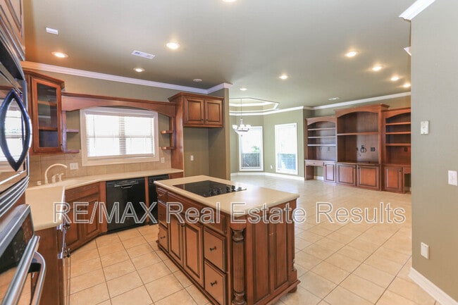 Building Photo - 5602 S Bent Tree Dr
