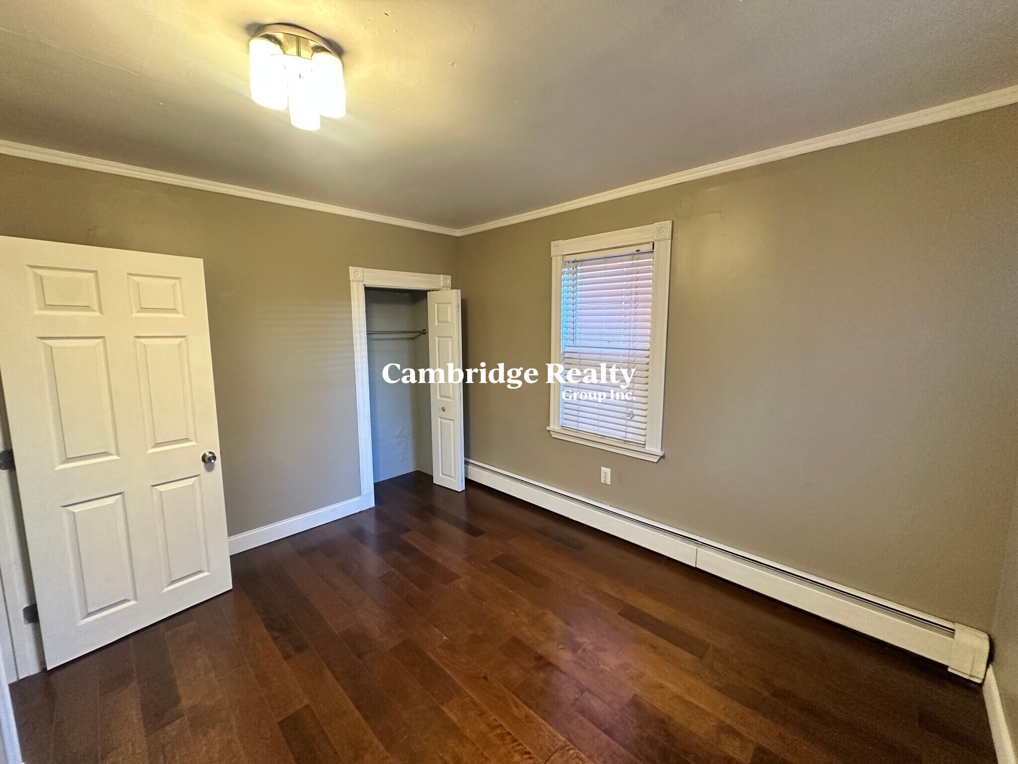 Building Photo - 20 Linden St