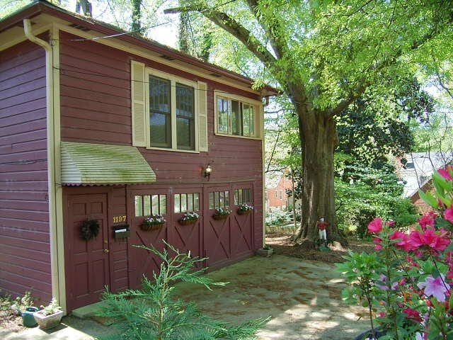 Building Photo - 1197 Stillwood Dr NE