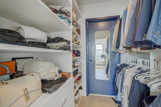 Building Photo - 2121 N Ocean Blvd