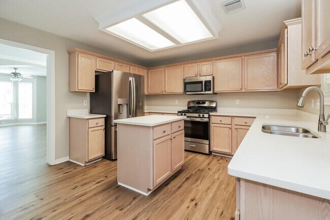 Building Photo - 26011 Bearborough Dr