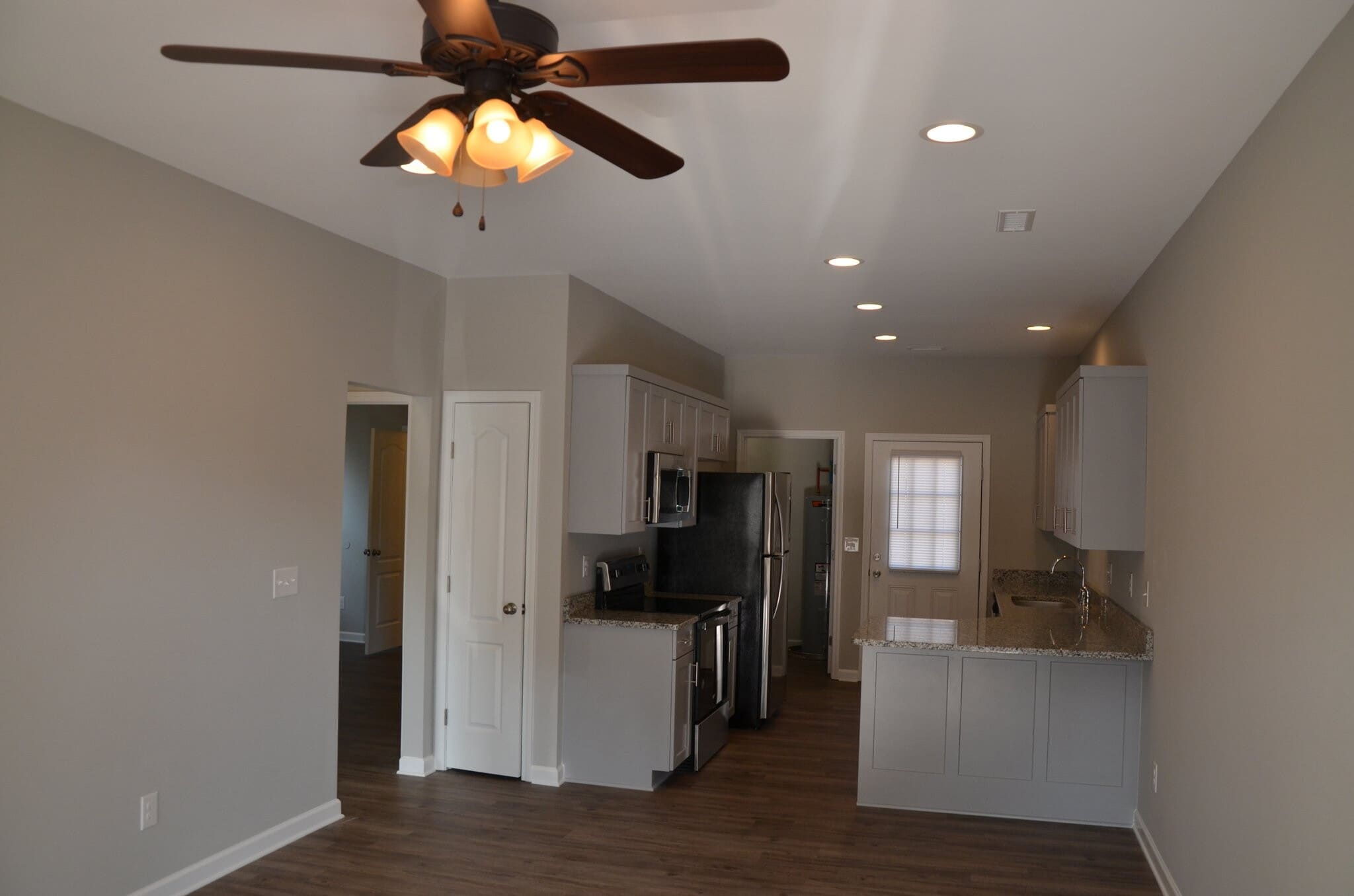 Building Photo - 2265 9th Ave Pl NE