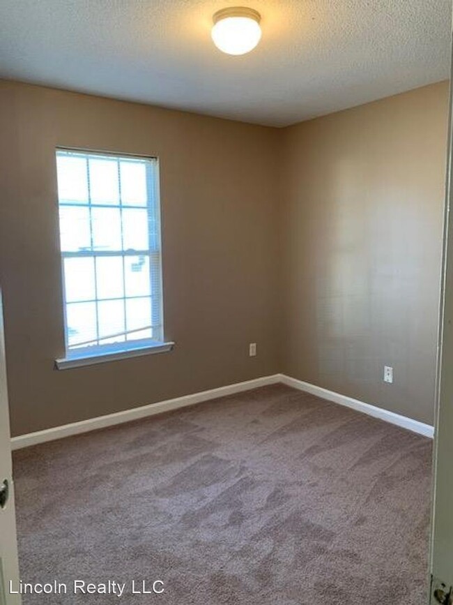 Building Photo - 3 br, 2 bath House - 1812 Chestnut Dr