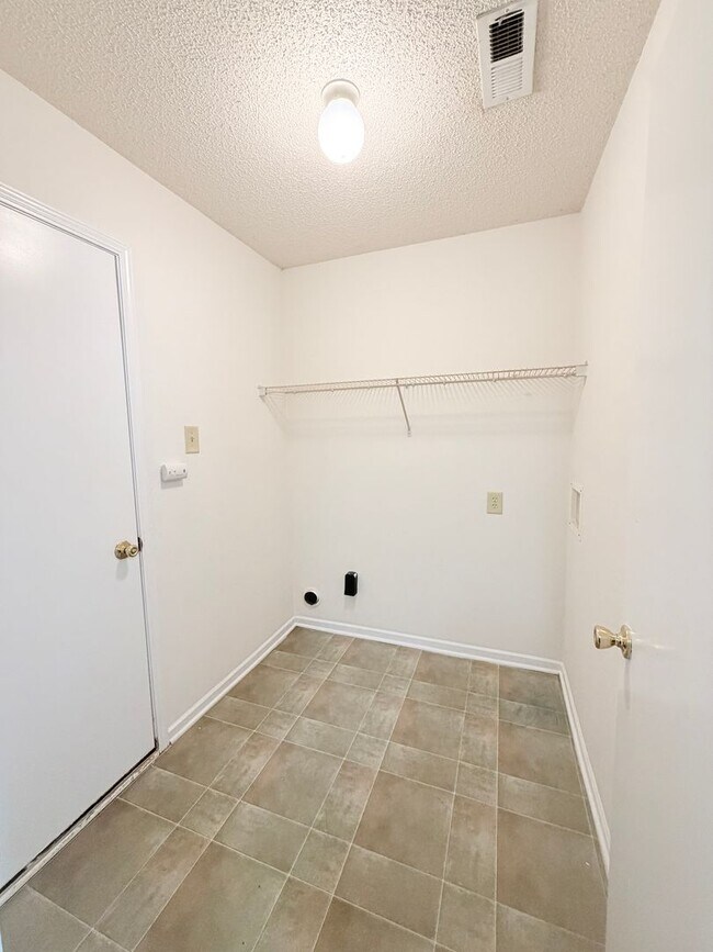 Building Photo - 1795 Feather Reed Ln