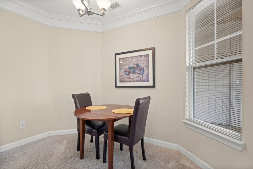 Building Photo - 1623 Brisbane Woods Way