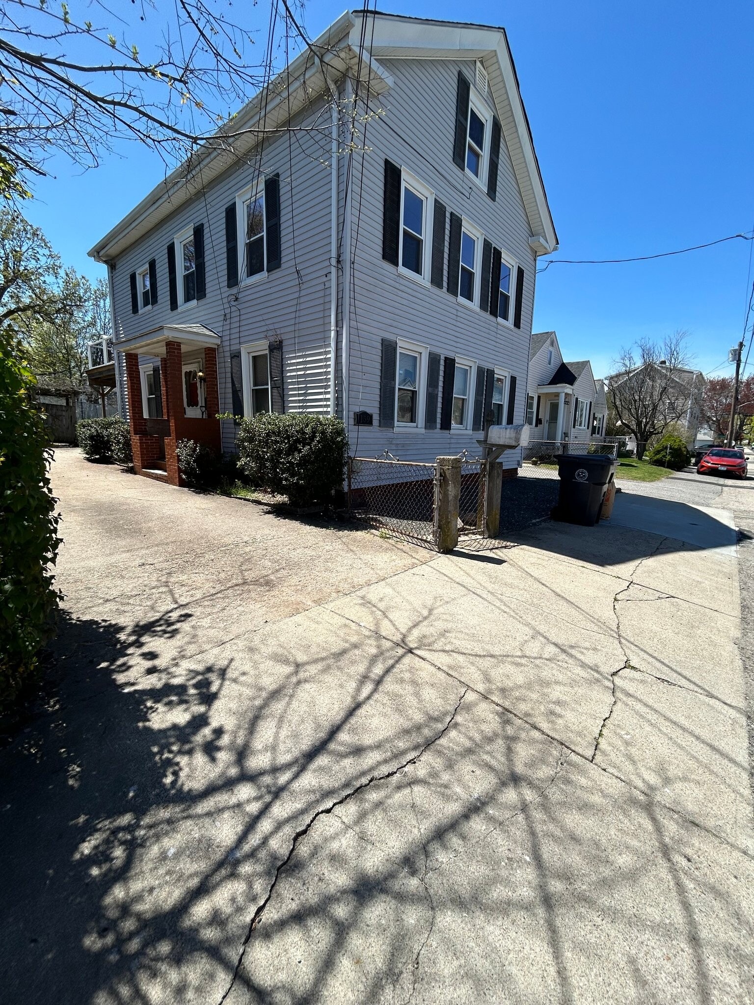 Building Photo - 159 Tangent St