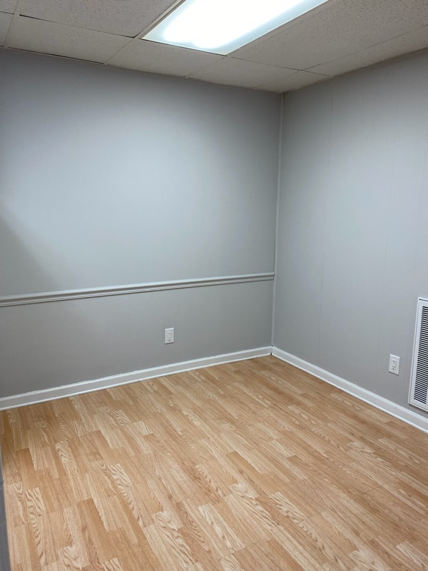 Building Photo - 165 Midway Dr