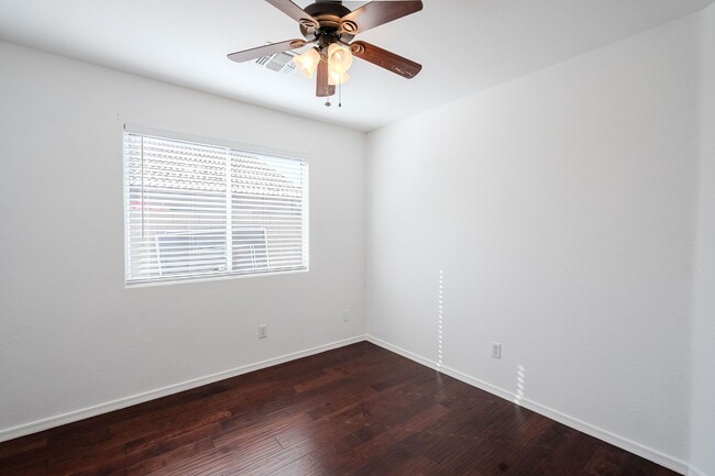 Building Photo - YEAR END MOVE IN SPECIAL!  NEWLY RENOVATED...