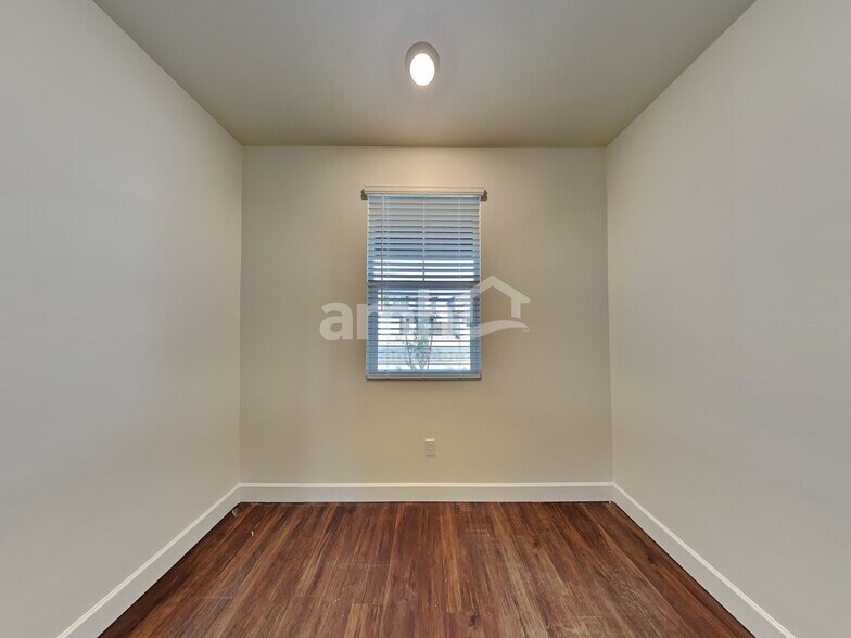 Building Photo - 7500 S Via Bombachas