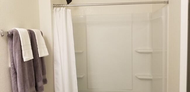 Building Photo - 6213 Albany Sleigh Dr