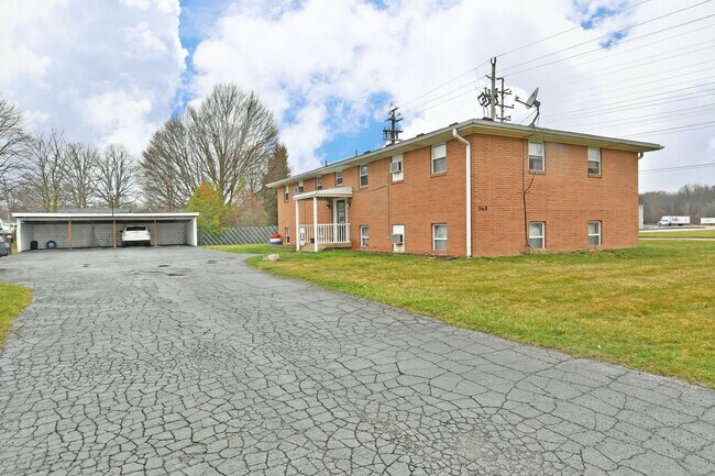Building Photo - 560 Gladys St SE