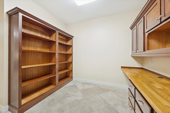 Building Photo - 2515 Washington Ave