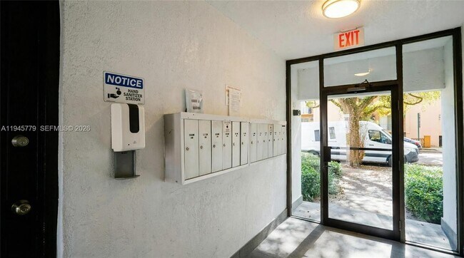 Building Photo - 235 Antilla Ave