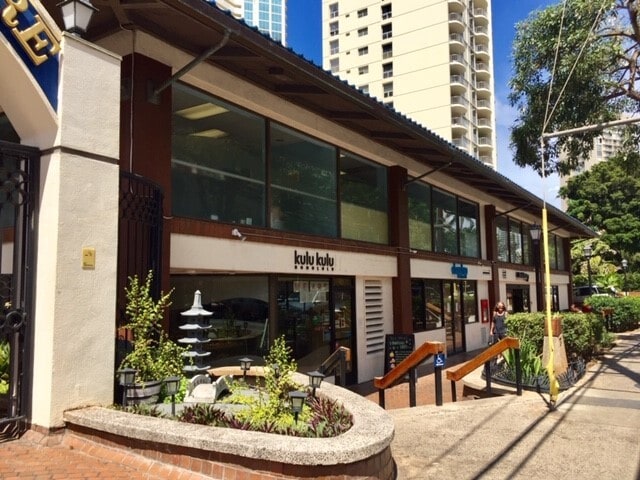 Shops at Eaton Square - 400 Hobron Ln