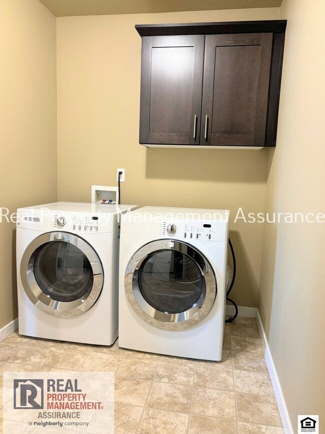 Building Photo - 14500 SW 6th St