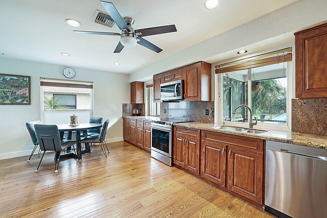 Building Photo - 4422 Brandywine Dr