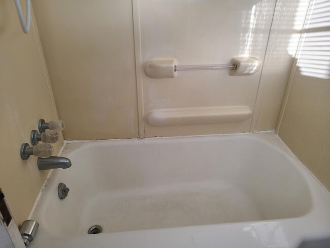 Building Photo - 3214 Forest Hill Ave NW