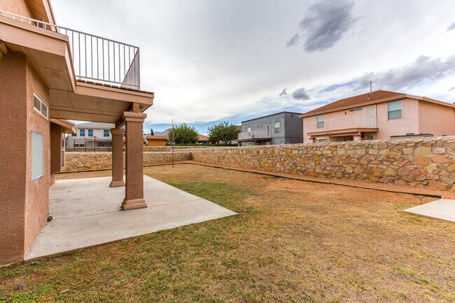 Building Photo - Charming 3-bedroom, 2.5-bathroom Home loca...