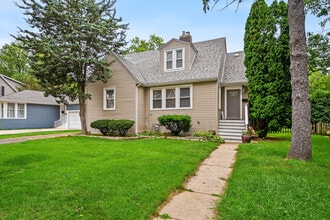 Building Photo - 402 Turner Ave