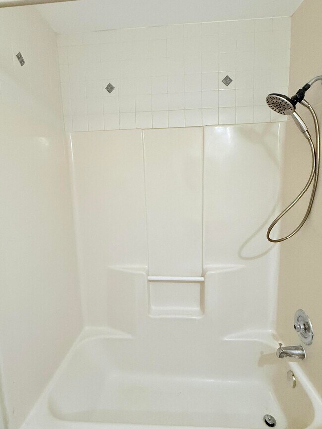 Building Photo - 1635 Woodbridge Lakes Cir