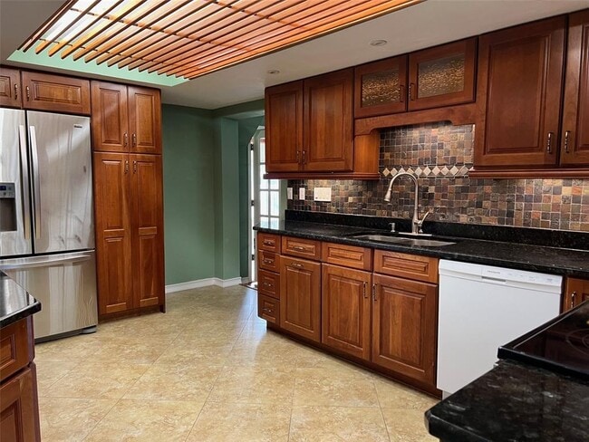 Building Photo - 3270 Causeway Dr