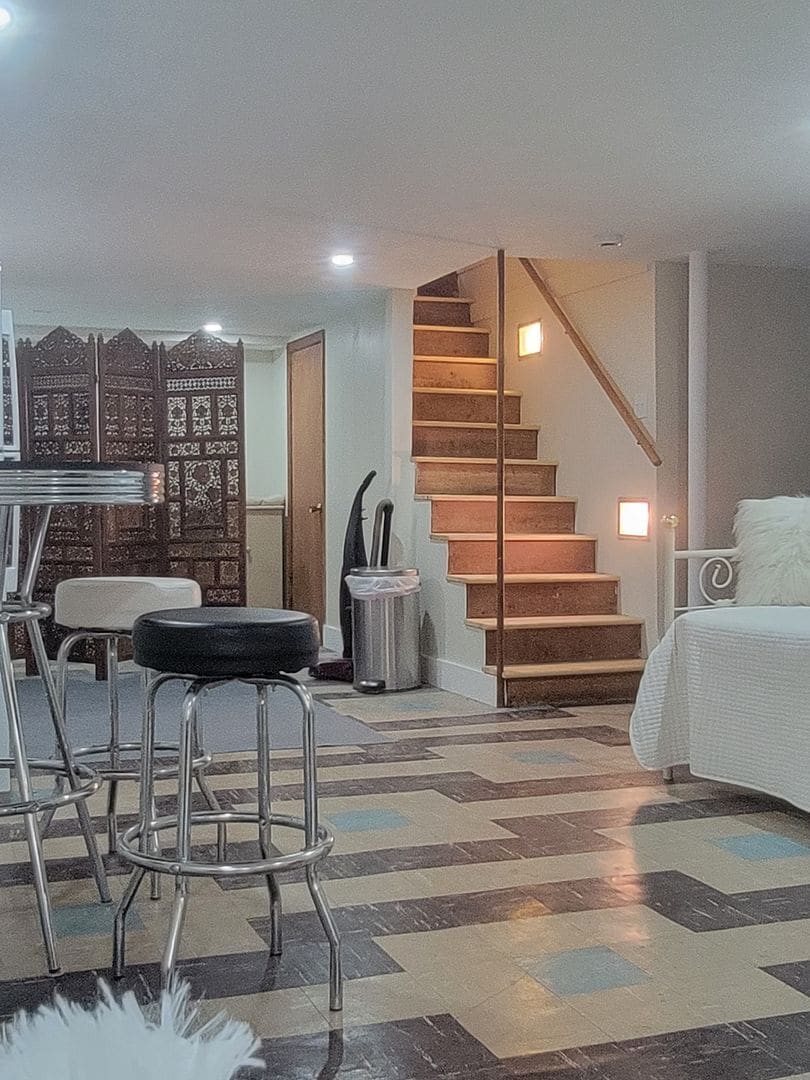 Building Photo - 46 Gilbert St