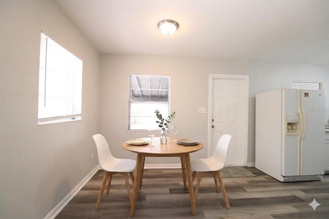 Building Photo - 3826 NW 14th Pl