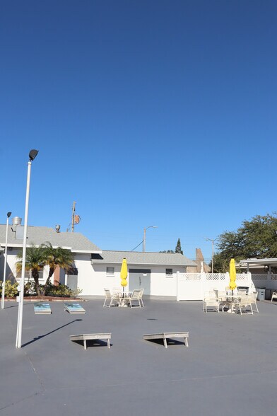 Corn Hole, Patio, Grill - 5850 18th St N