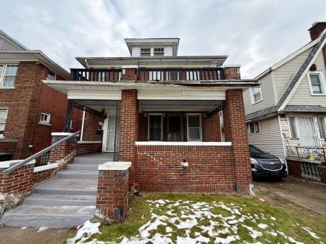 Building Photo - 2549 Highland St