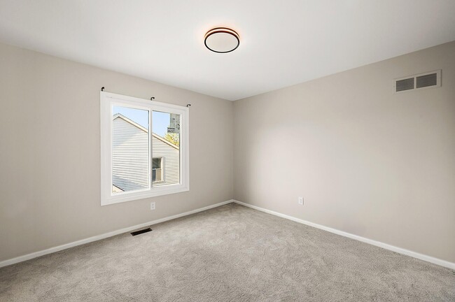 Building Photo - 28849 Hearthstone Dr