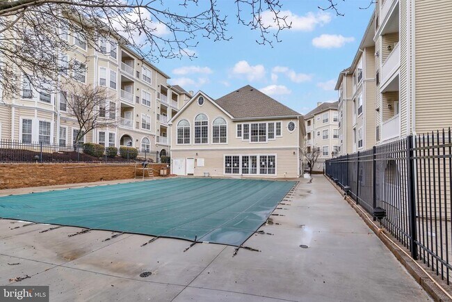 Building Photo - 4560 Strutfield Ln