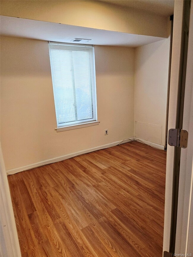 Building Photo - 7 Boulder Ct