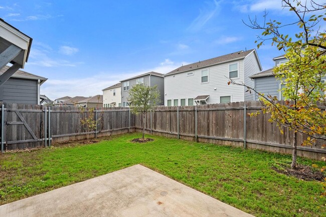 Building Photo - 15100 Forum Ave