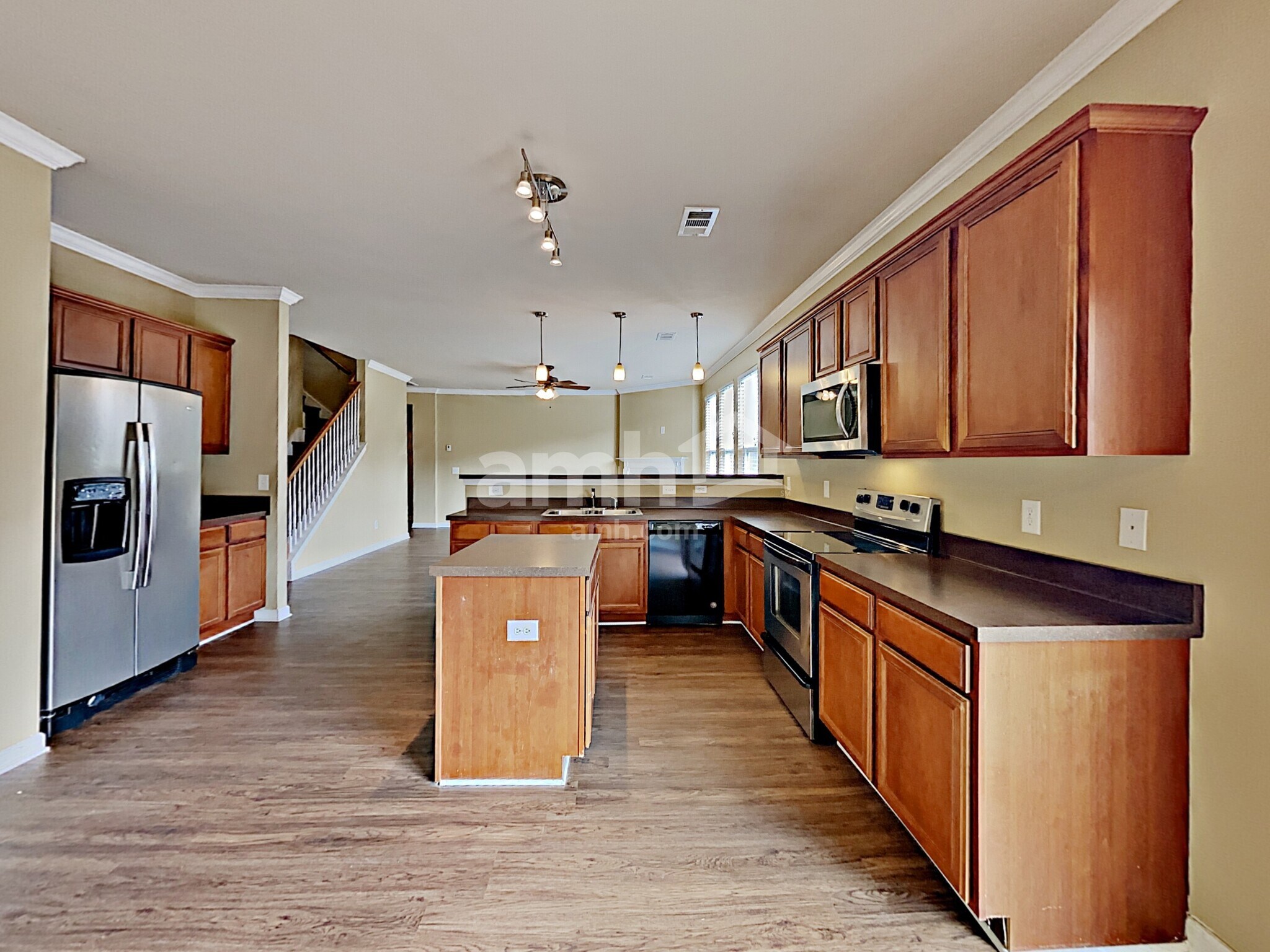 Building Photo - 1025 Addington Rd