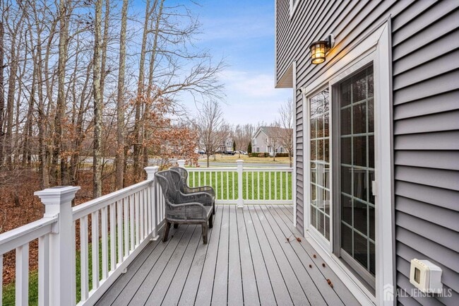 Building Photo - 2 Gonzalez Dr