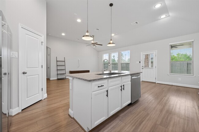 Building Photo - 9914 Deborah Colony Ln