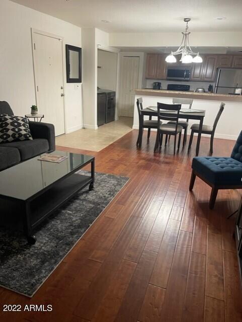 Building Photo - 1920 W Lindner Ave