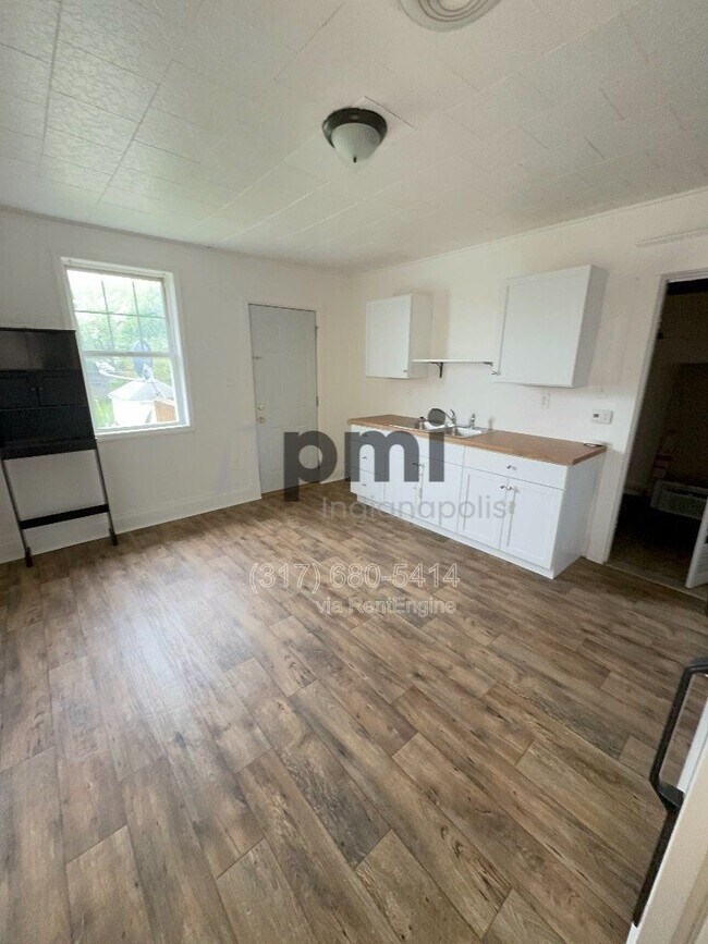 Building Photo - 955 S 22nd St