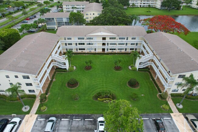 Building Photo - 52 Dorset Dr