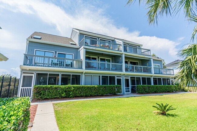 Building Photo - Fully Furnished W/ All Utilities Included! Seasonal Rental available 9/1/25-3/31/26