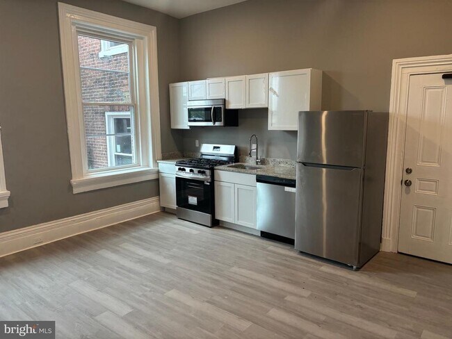 Building Photo - 2124 Maryland Ave