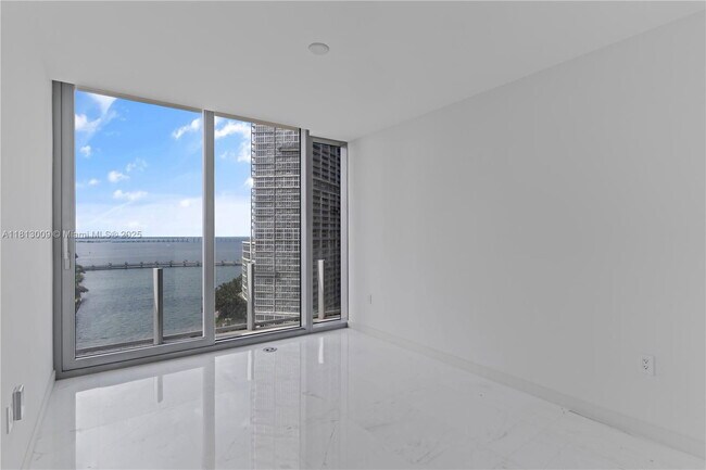 Building Photo - 300 Biscayne Blvd Way
