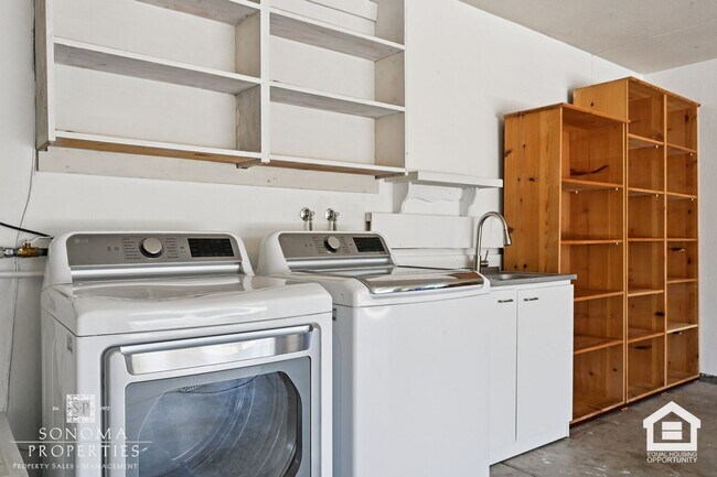 Building Photo - Southwestern Charm Meets Modern Comfort — 2BR/2BA Condo with Access to Shared Pool!