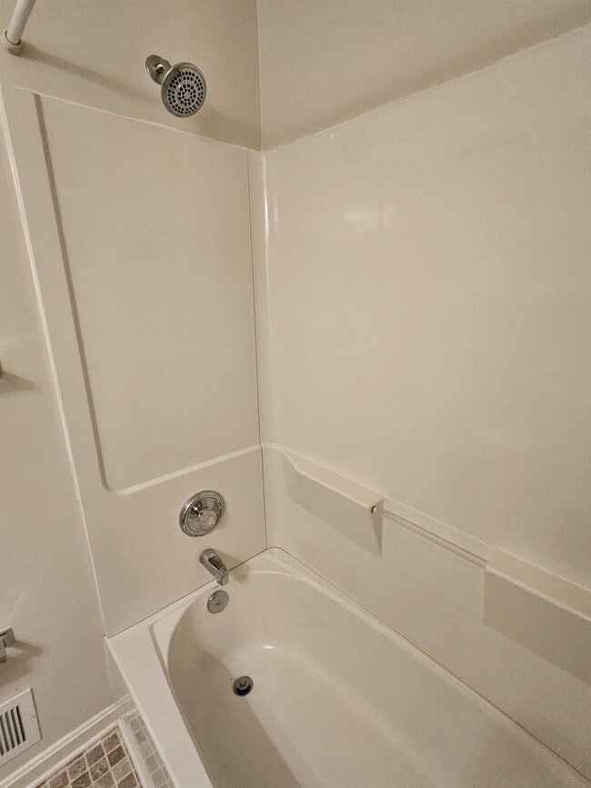 Building Photo - 201 Stull Ct