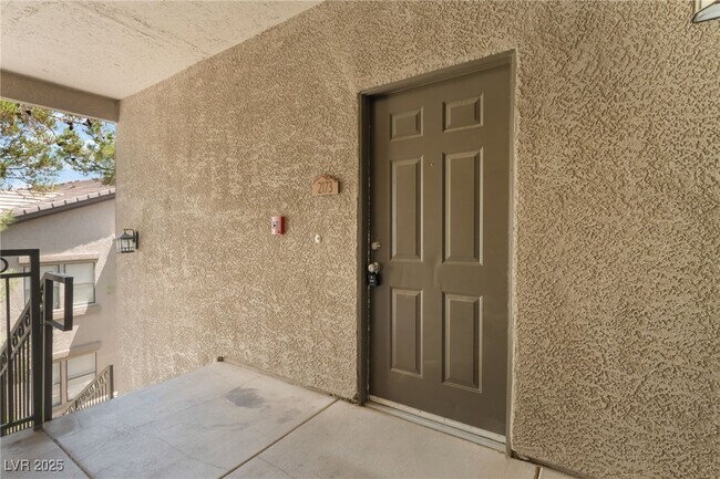 Building Photo - 8250 N Grand Canyon Dr