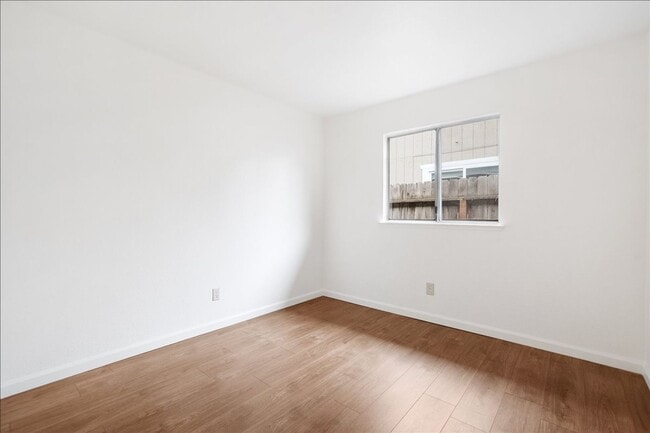 Building Photo - 1025 Marston St