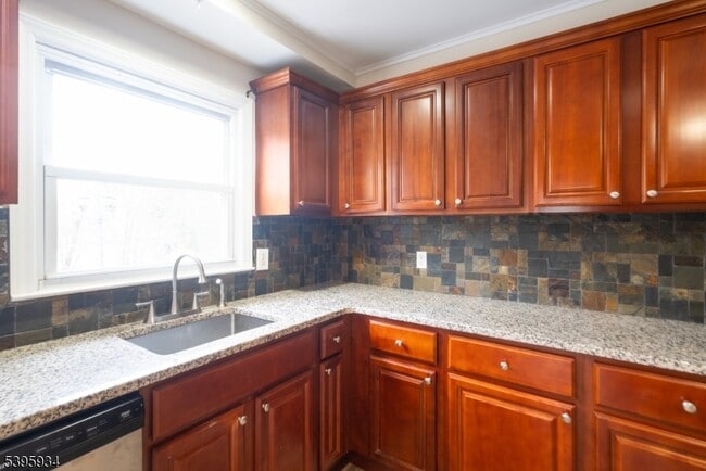 Building Photo - 118 Lexington Ave